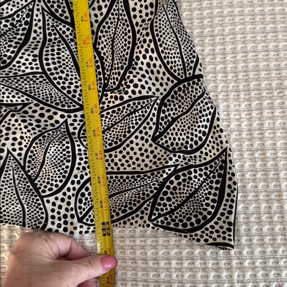 Tory Burch Monochrome Leaf Print Blouse - Picture 5 of 5